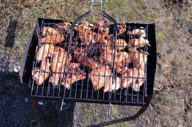 Куриный шашлык на мангале с решёткой